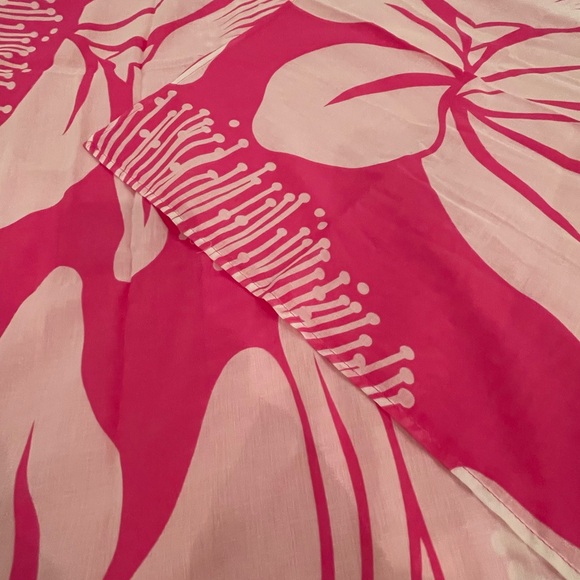 Pink & White Floral Sarong - Picture 2 of 4